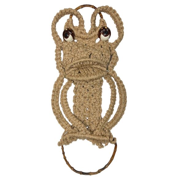 Vintage 70s Macrame Tan Frog Wall Art Decor Hanging Towel Holder Hippy 26x12 - Picture 8 of 11